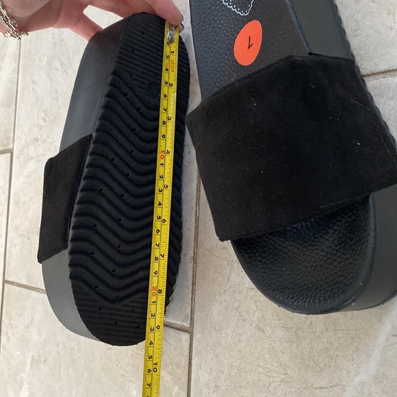 Rocket Dog Black Platform Suede Slide Sandals - Picture 5 of 9